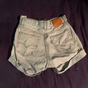 Levi’s High-Waisted A-Line shorts 25 light wash
